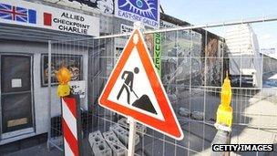 A 'men at work' sign in Berlin