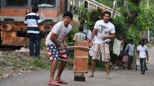 Sri Lankans playing cricket