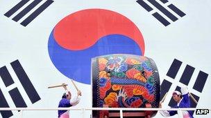 South Korean flag and drummers