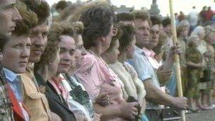 Latvians linking hands to form part of the Baltic Chain on 23 August 1989