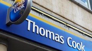 Un o siopau Thomas Cook