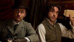 Jude Law and Robert Downey Jr in Sherlock Holmes: A Game of Shadows