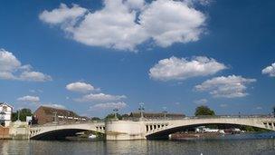 Caversham bridge