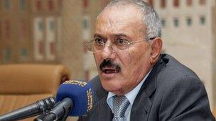 Yemeni President Ali Abdullah Saleh speaks at a meeting with leaders of the ruling party in Sanaa on December 7, 2011
