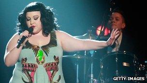 Beth Ditto in Egyptian-inspired dress