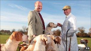 Agriculture Minister Jim Paice (left) with huntsman George Adams and foxhounds