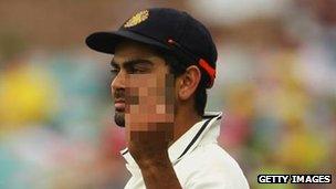 Kohli shows his middle finger in Sydney on 4 Jan 2012