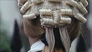 lawyer's wig