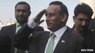 Hussain Haqqani (C), Pakistan's former ambassador to the US