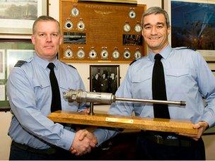 Wing Cdr Robert Cook (left) and Wing Cdr Mike Brown