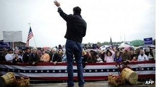 Mitt Romney holds a campaign rally at Harmon's Tree Farm in Gilbert, South Carolina, 20 January 2012