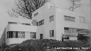 Construction of High Cross House, Dartington