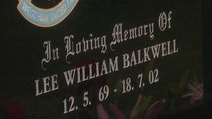 Lee Balkwell's grave stone