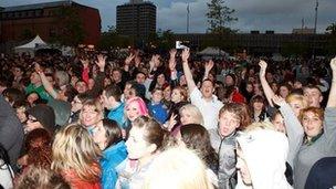 Crowd at Intro Festival