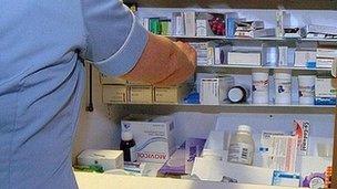 Hospital nurse dispensing drugs