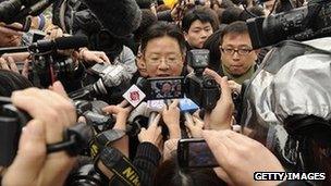 Proview lawyer Xie Xianghui outside court