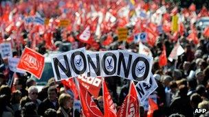 Protest against labour reforms in Madrid, Spain (19 Feb 2012)