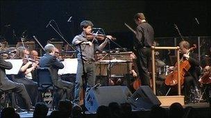 Seth Lakeman leading the BBC Concert Orchestra