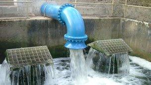 New pipe filling the Draycote reservoir in Warwickshire