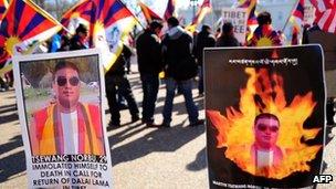 Pro-Tibet protesters in the USA (February 2012)