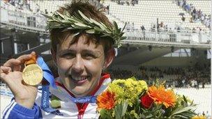 Tanni Grey Thompson winning a gold medal at the Athens Paralympic Games