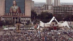 Crowds in Revolution Square during Pope John Paul II's visit