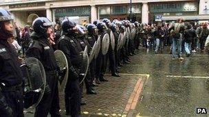 Kettling on May Day 2001