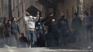 Anti-government protesters in Deraa (23 March 2011)