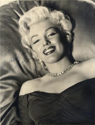 Signed Marilyn Monroe photograph