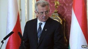 Hungarian President Pal Schmitt at the Maria Theresia Hall of the presidential palace in Budapest, 22 March 2012