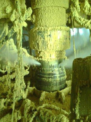 First picture showing gas leaking from a pipe in the Elgin platform in the North Sea