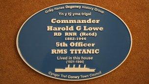 The blue plaque for Commander Harold Lowe