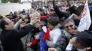 Francois Hollande meets voters in Cenon, south-west France, 19 Apr 12