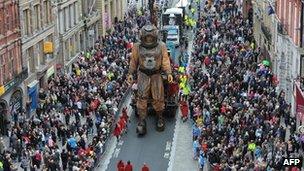 Giant in centre of Liverpool