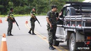 Brazilian troops at border patrol