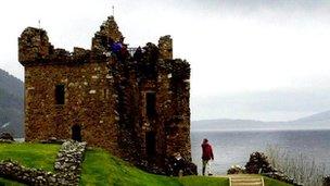 Urquhart castle at Loch Ness