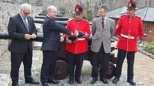 Draw for Castle Cornet 21-gun salute for Queen's Diamond Jubilee