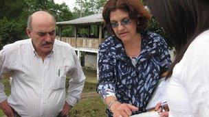 Tamara Estupinan shows map to Jorge Yarad