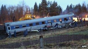 Wreckage of Nevsky Express (Kirill Kudryavtsev 28 Nov 2009)