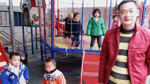 Gu Yeusheng at the kindergarten he runs