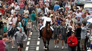 Eric Davies on Welsh cob Maesmynach Angerdd