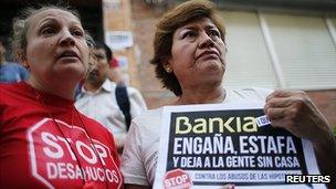 Anti-eviction protest in Spain, 30 May 12