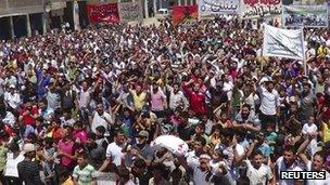 Demonstrators in Syria, photo provided by the opposition's Shaam News Network, 1 June 2012