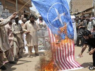 Pakistanis protest against drone strikes in Multan (4 June 2012)