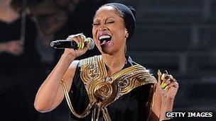 Erykah Badu angered by Flaming Lips nude video - BBC News