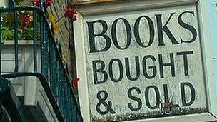 Hay-on-Wye bookshop sign