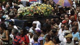 Mourners at Teofilo Stevenson's funeral