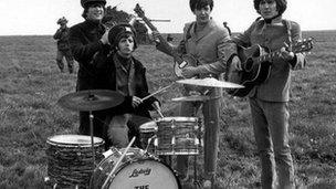 Llun o'r Beatles yn 1965