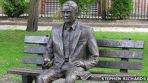 Alan Turing statue in Sackville Park