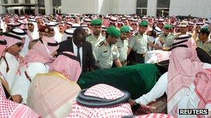 Saudi princes carrying the coffin of Crown Prince Nayef